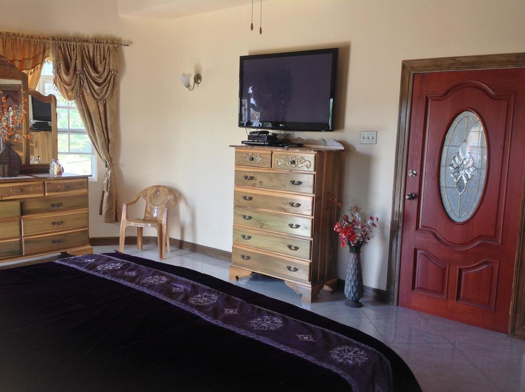 Cazwin Villas Montego Bay Room photo